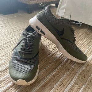 NIKE Thea Air Max
